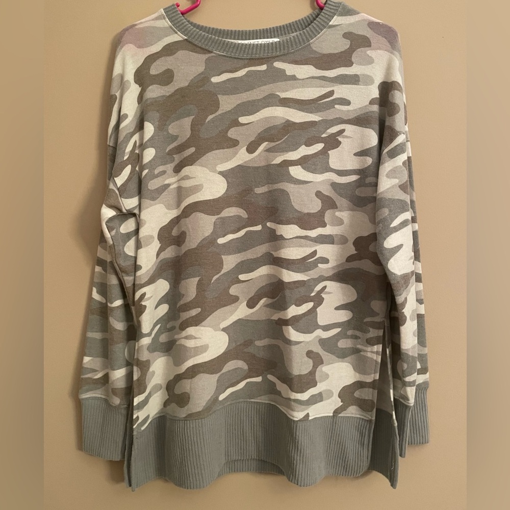 NWT Planet Gold Women’s Size S Camo Pullover
